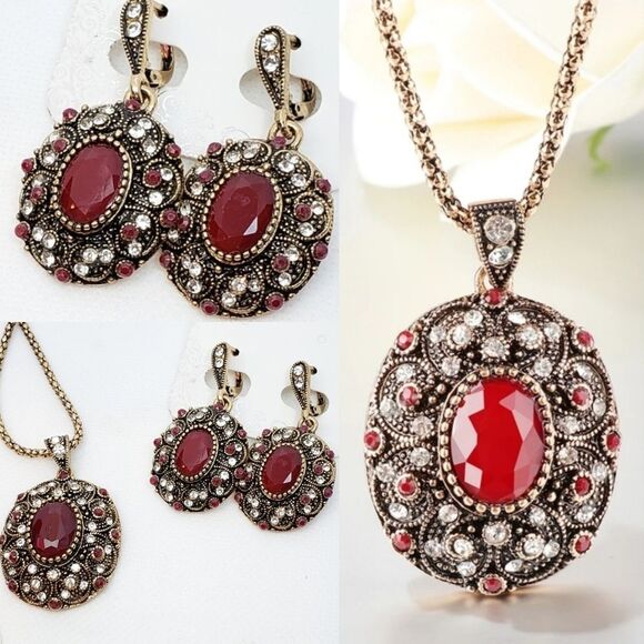 🔹️NIB Wine Red & Rhinestone Earring & Necklace Set - Picture 5 of 12
